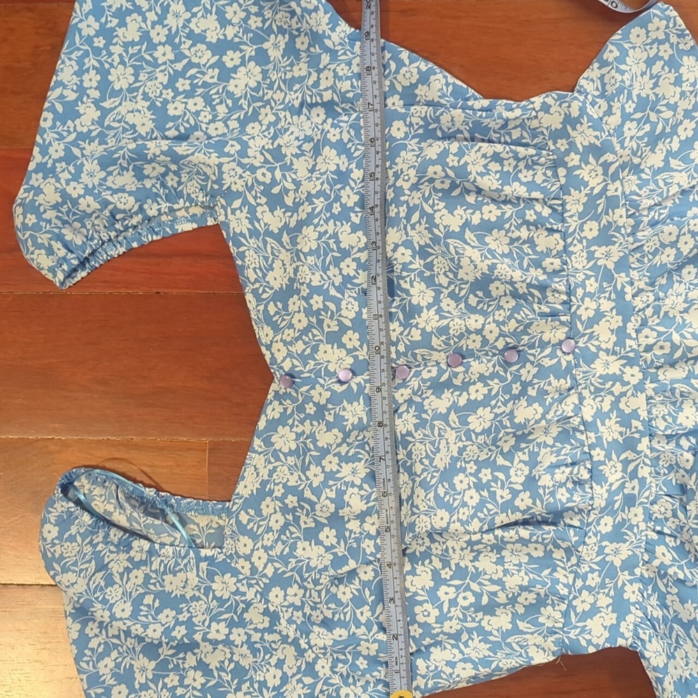 Lush Blue Floral Top W Balloon Sleeves Buttons Sweetheart Neckline & Peplum Hem - Picture 6 of 7